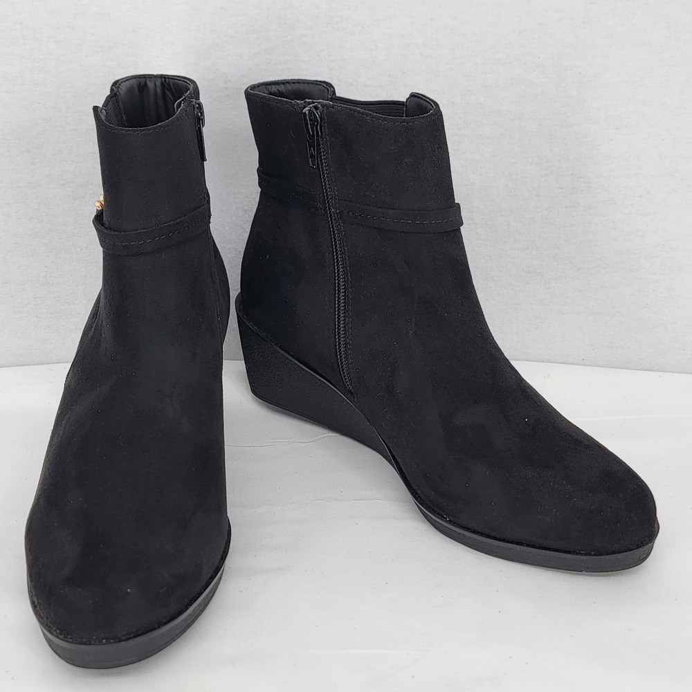Aerosoles Black Faux Suede Wedge Ankle Boots Gold Hardware Size 9W A35968W